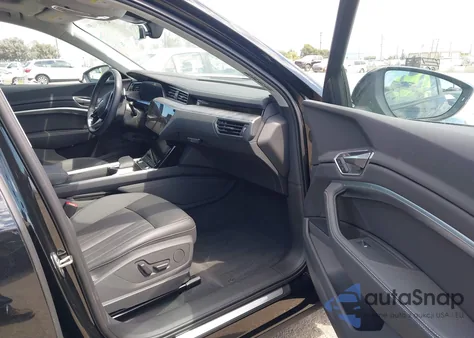 2024 Audi Q8 E-Tron Premium Quattro из США, поврежденный, VIN WA14AAGE1RB048401